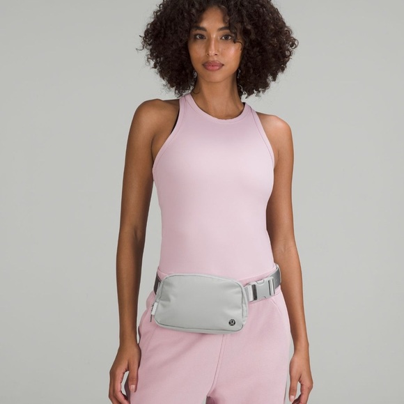 LULULEMON Everywhere Belt Bag Logo Gray 1L - Picture 6 of 6